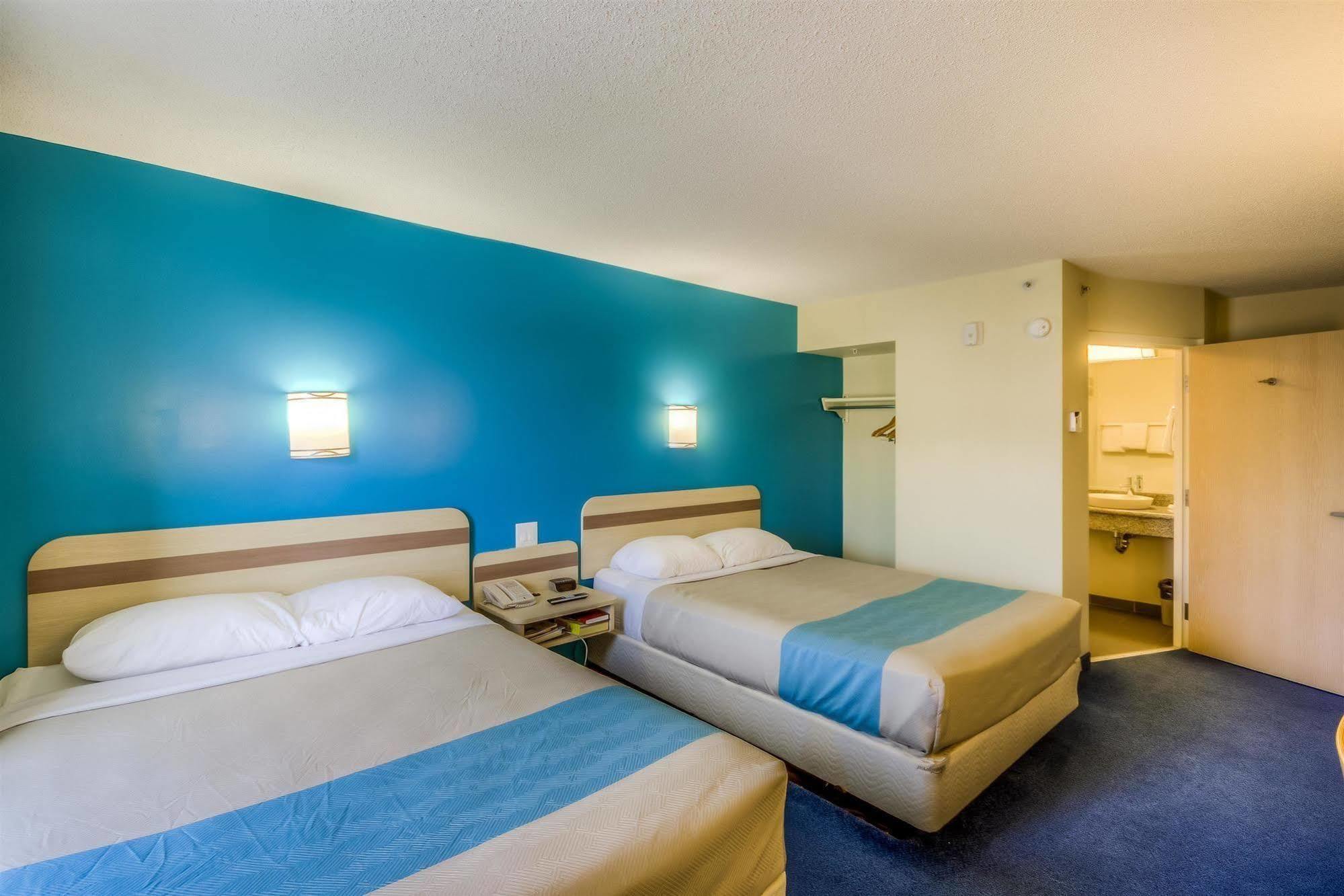 Motel 6-Estevan, SK Exterior foto