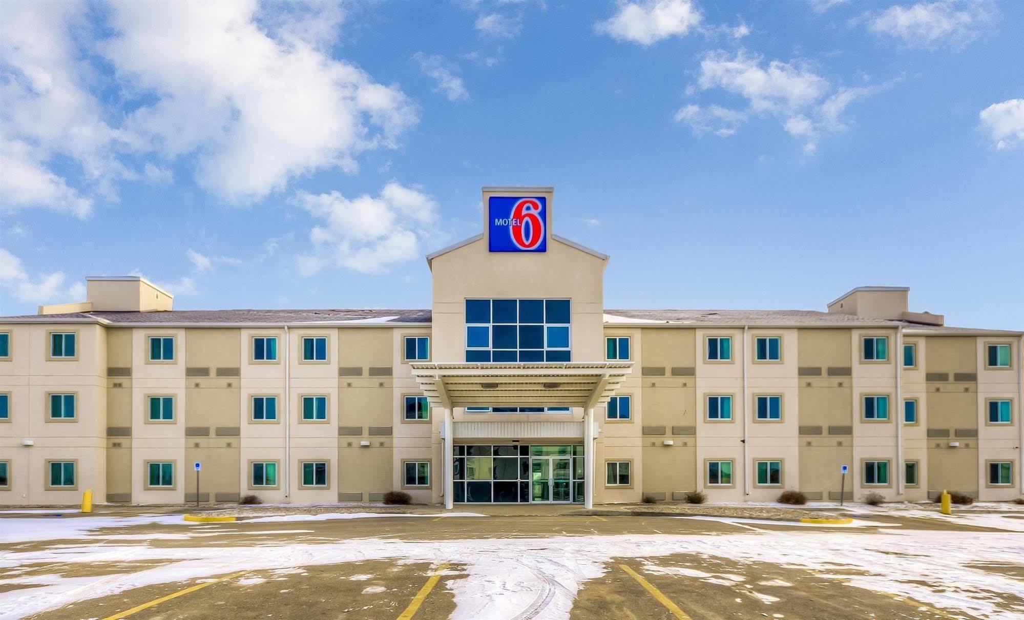 Motel 6-Estevan, SK Exterior foto